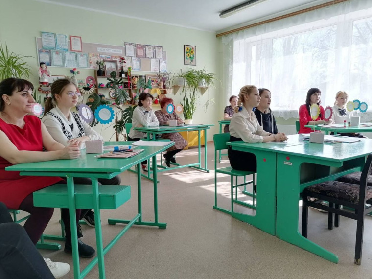 Мастер-класс: «Весенний букет делаем с мамой»..