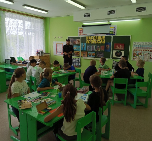 Профилактика экстремизма и терроризма в летнем оздоровительном лагере "Родничок" .